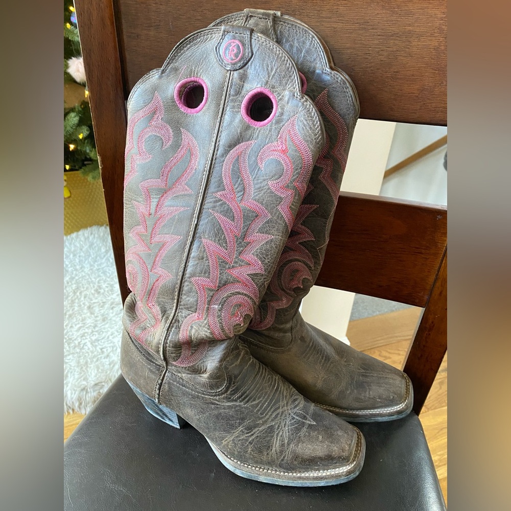 Used TONY LAMA Western Boot -8.5B
Women’s RR2008L